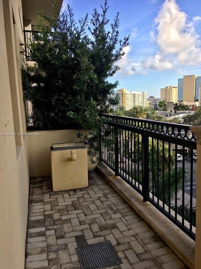 Building Photo - 55 Merrick Way