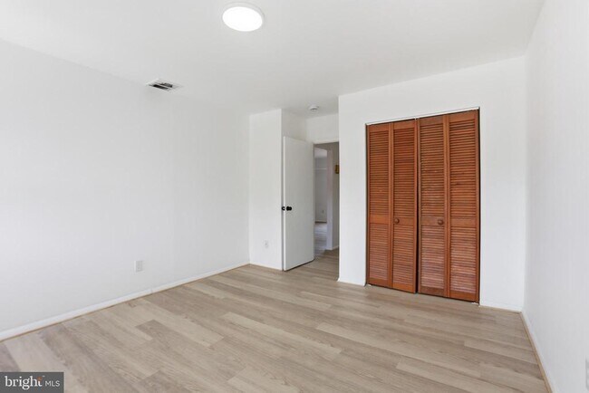 Building Photo - 1242 Liberte Ct