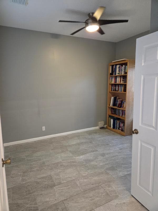 Building Photo - 2724 Pointe Cir