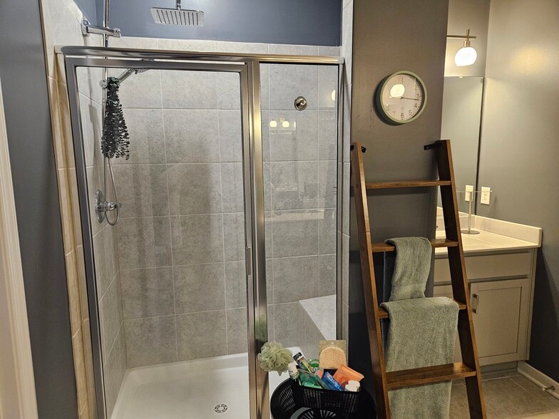 Walking shower with a shower sit - 7201 Hancock Chase Ct