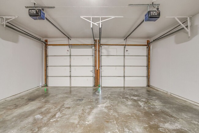 Building Photo - Amazing Modern- 3 Bedroom, 2 Bath Ready for New Tenants- Burleson ISD- 76028