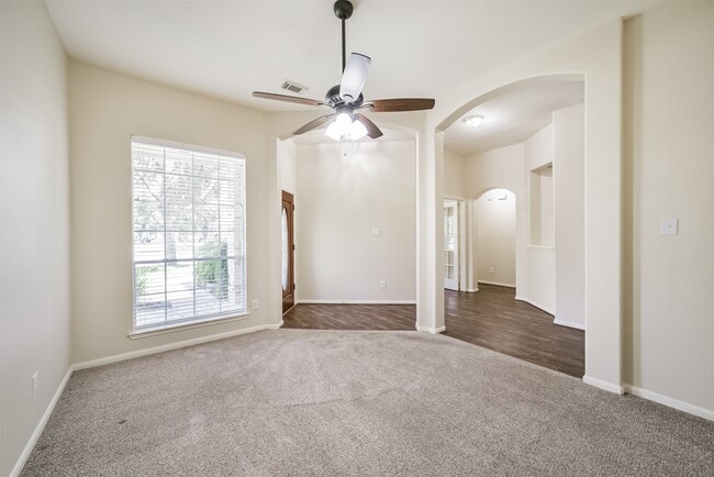 Building Photo - 17515 Fairgrove Park Dr