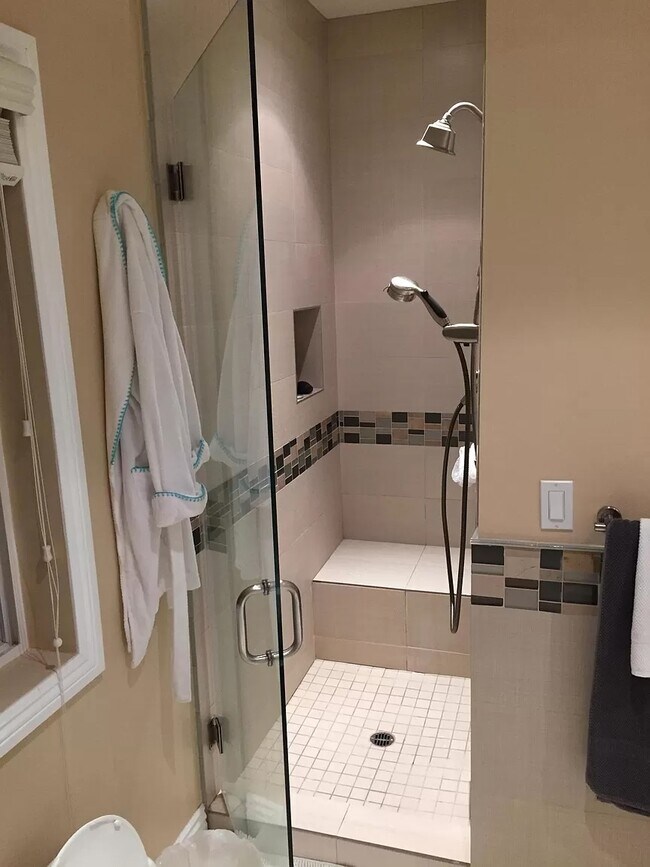 Building Photo - 4536 Ensenada Dr