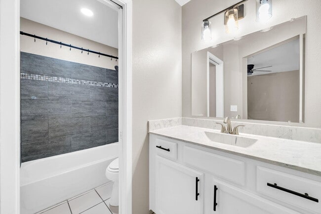 Building Photo - 200 White St