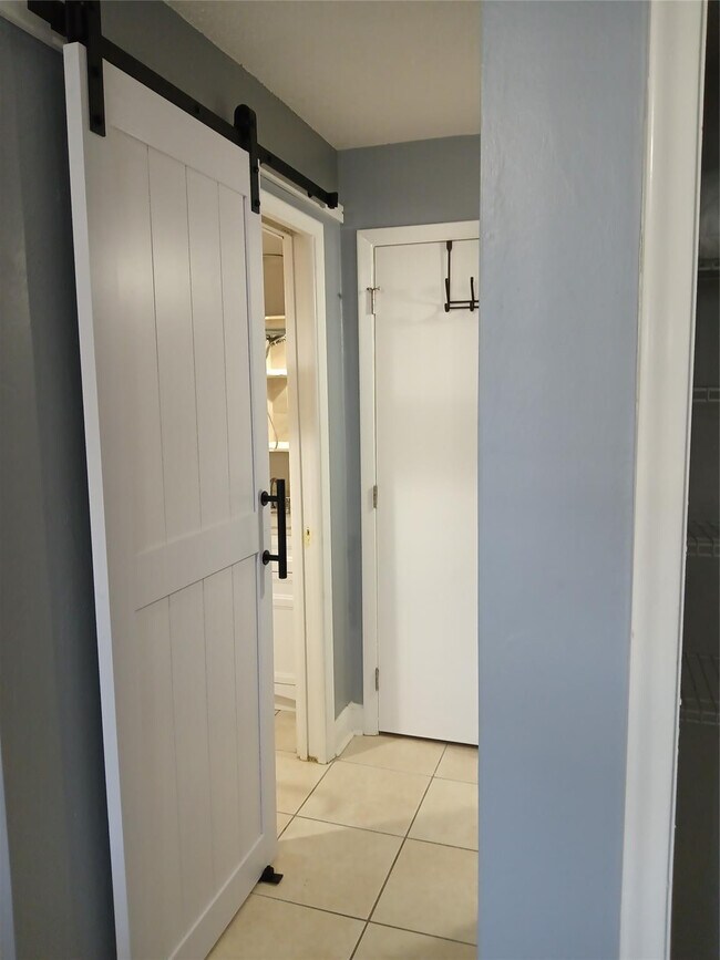 Building Photo - 55 SE 14th St