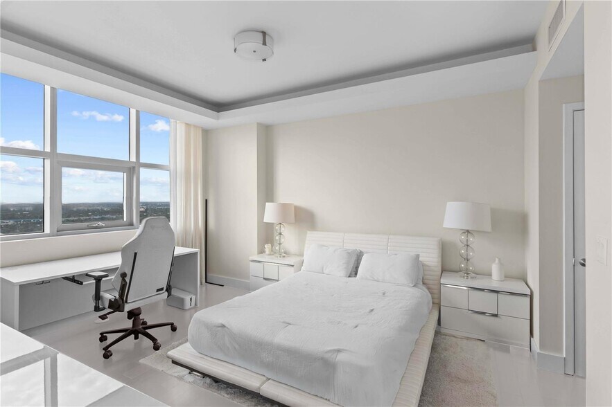 Building Photo - 3301 NE 1st Ave