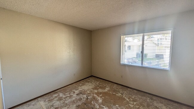 Building Photo - Townhome in Scripps Ranch - Available in July