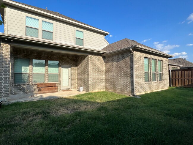 Back yard and porch - 1610 Charismatic Ct