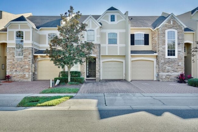 Primary Photo - Spacious 4/2.5 Townhome in Gated Community in Avalon Park - Orlando