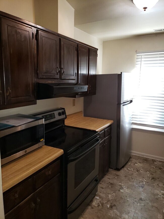 Building Photo - 5328 Tuttle Creek Ct