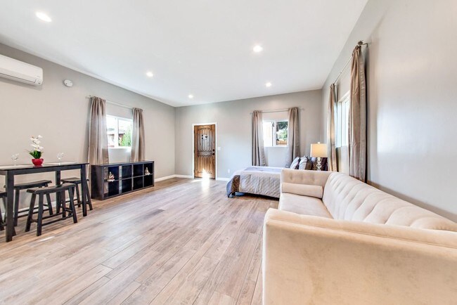 Guest House Pic 3 - 100 W Tremont St