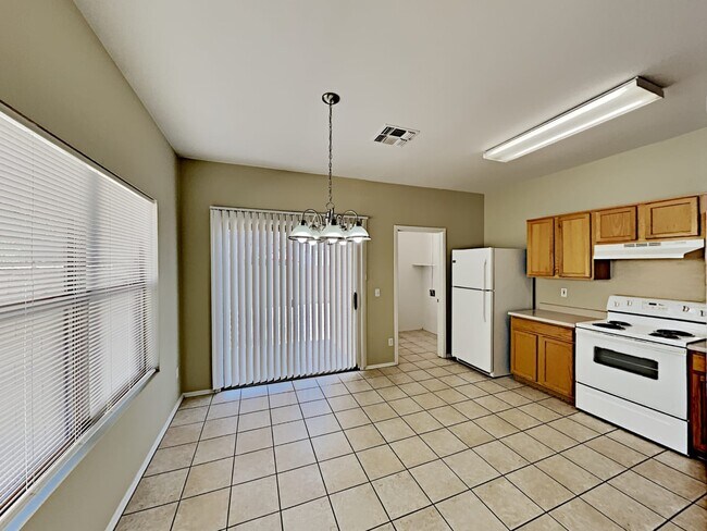 Building Photo - 2352 E Hazeltine Way