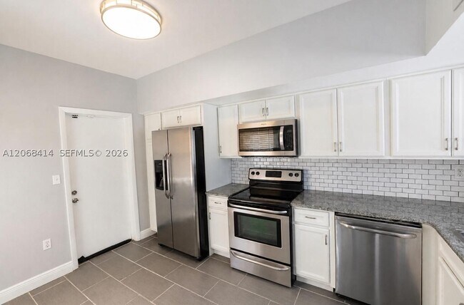 Building Photo - 11840 SW 99th St