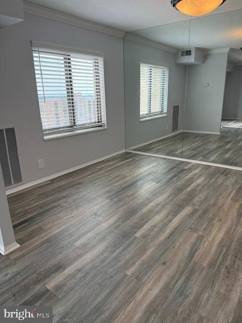 Building Photo - 307 Yoakum Pkwy
