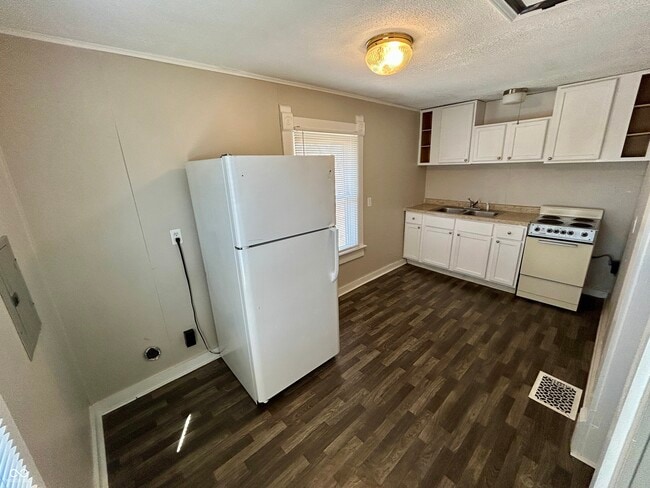 Building Photo - 316.5 W 29th St