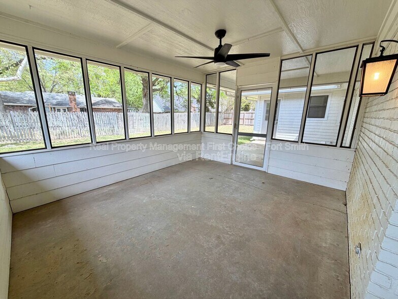 Building Photo - 10107 Old Mill Rd