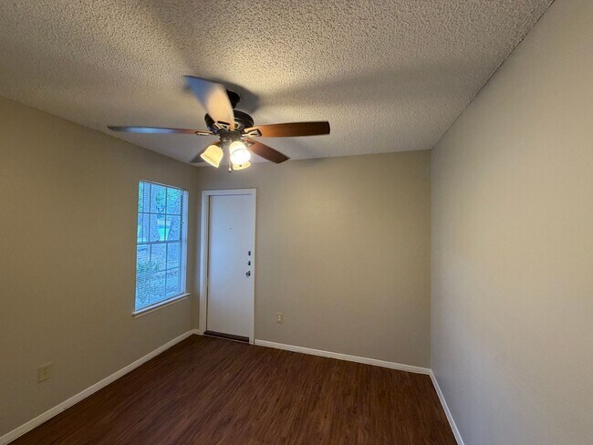 Building Photo - 12102 Arrowwood Dr