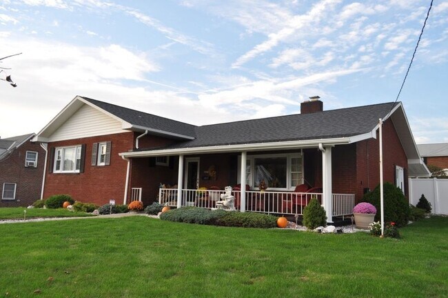 Building Photo - 317 Chestnut St