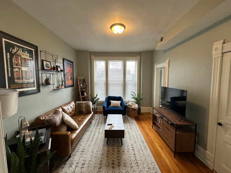 Building Photo - 2234 W Erie St