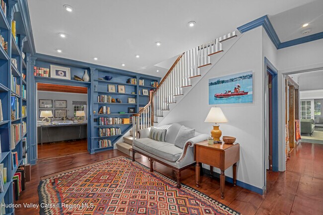 Building Photo - 176 Schoolhouse Rd