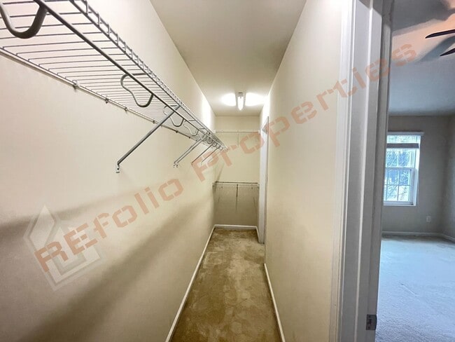 Building Photo - 2 Bedroom, 2.5 Bathroom Townhome with 2 Parking Spaces in Renaissance Park – Minutes from Downtow...