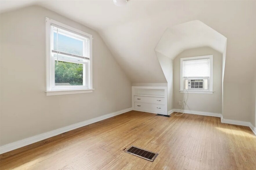 Building Photo - 27 Pleasant View Dr