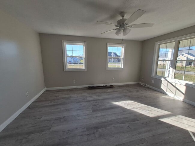 Building Photo - 3 Bedroom on Woebegona