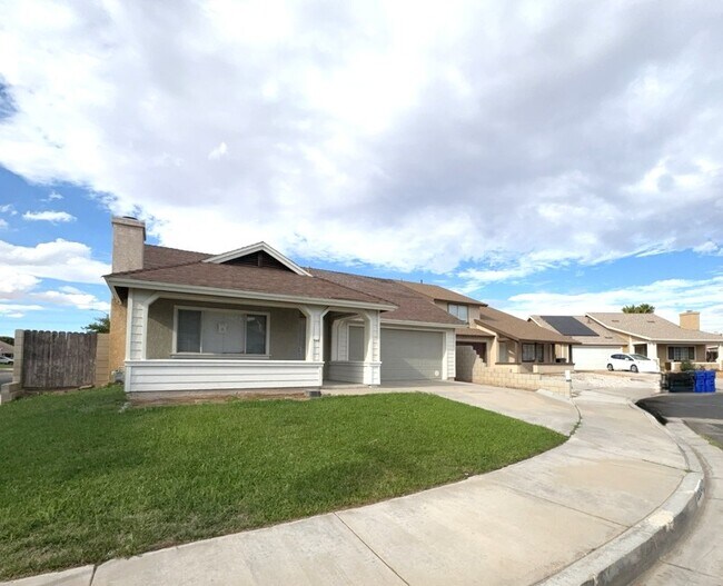 Building Photo - 13654 Opal Cir