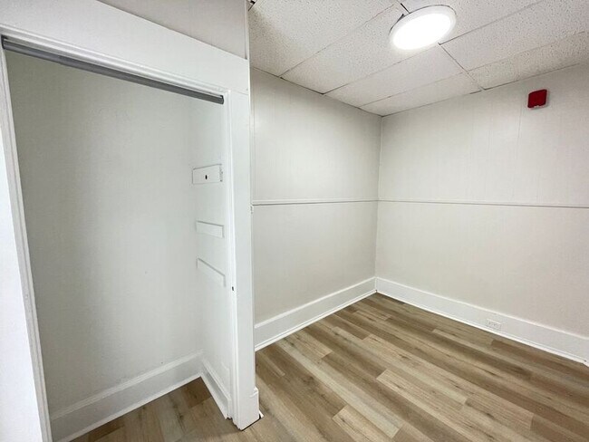 Building Photo - 49 Pennacook St