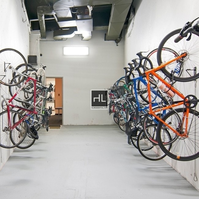 Building Photo - 45 Wall St