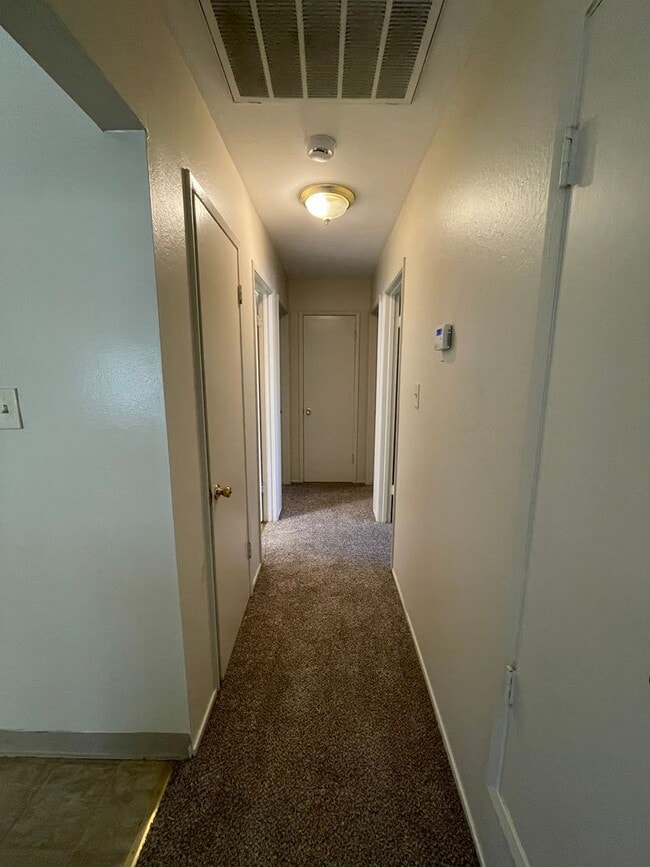 Building Photo - Charming 3-Bedroom Home with Bonus Room and Spacious Yard – Available Now!