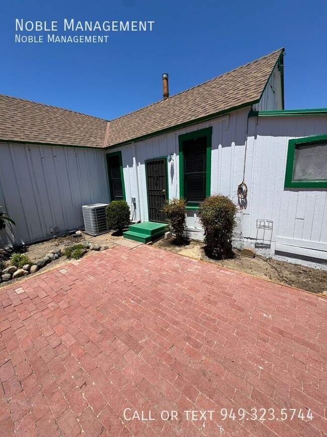 Building Photo - 131 N Harwood-