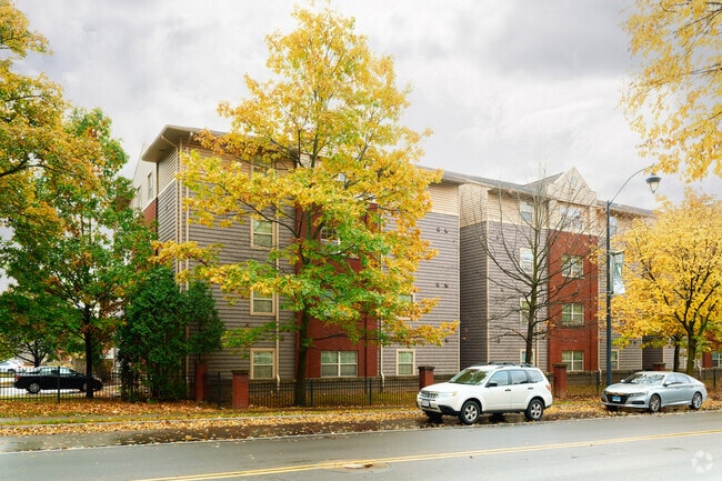 Building Photo - Riverview Collegiate Housing