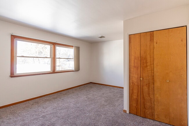 The Glade - Living - Highland Apartments