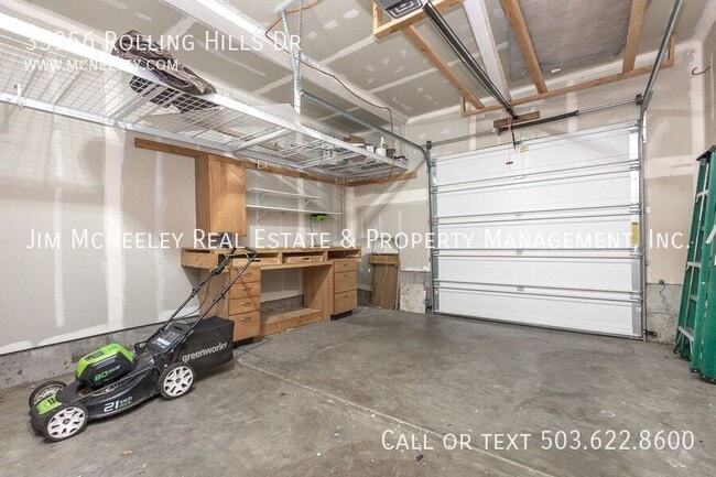 Building Photo - 33956 Rolling Hills Dr