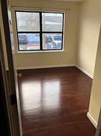 Building Photo - 311 N Oaks Blvd