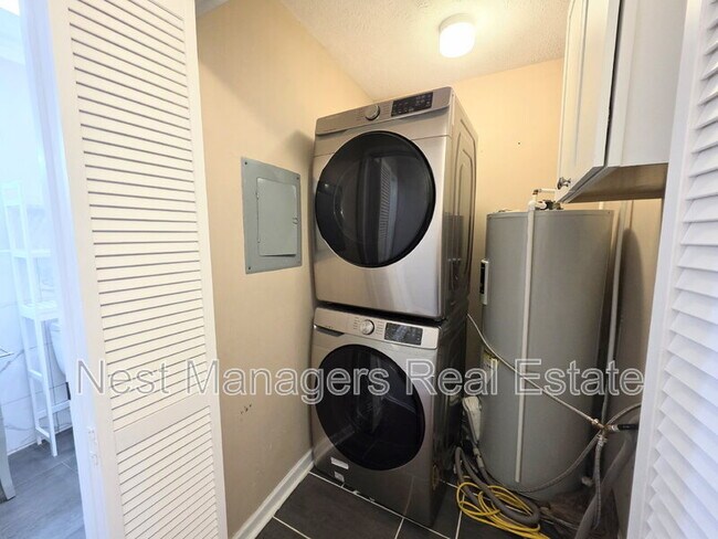 Building Photo - 1808 Bryn Mawr Dr