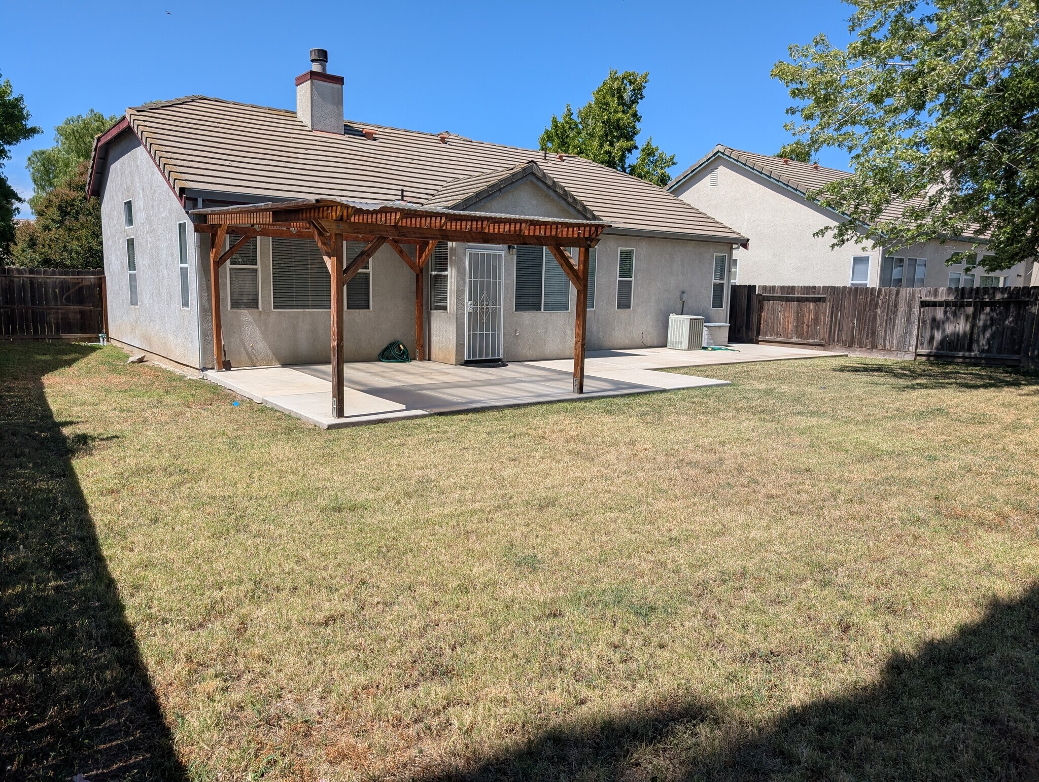 Building Photo - 1750 Lilly Ct
