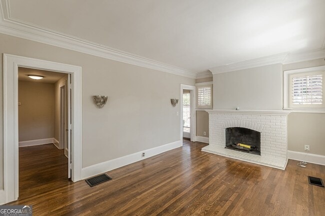 Building Photo - 1957 Walker Ave