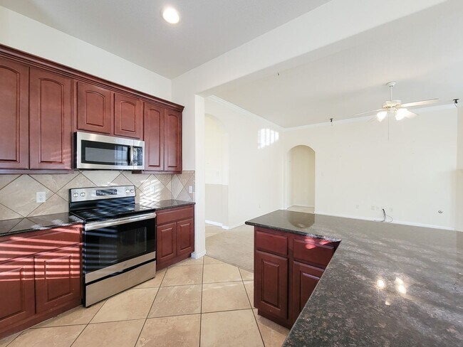 Building Photo - Fantastic looking 4 bedroom and 2 bathroom home in a great neighborhood nestled in the heart of S...
