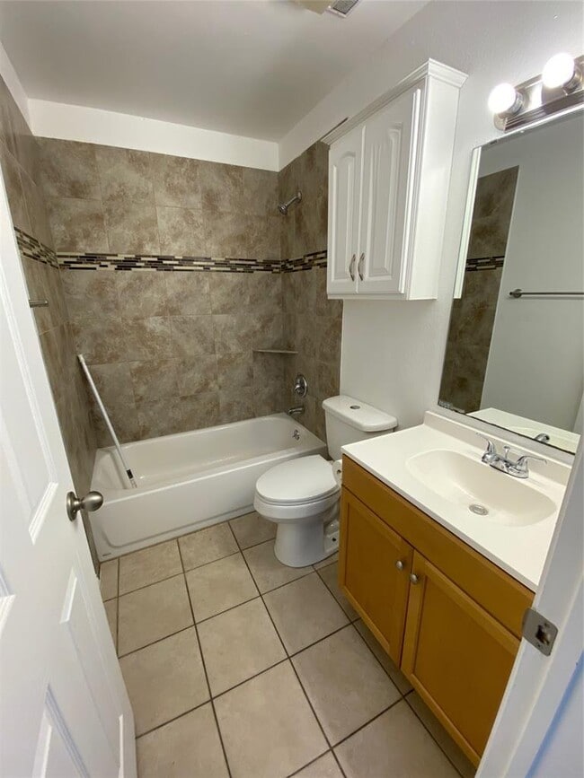 Building Photo - 1304 Conway Dr