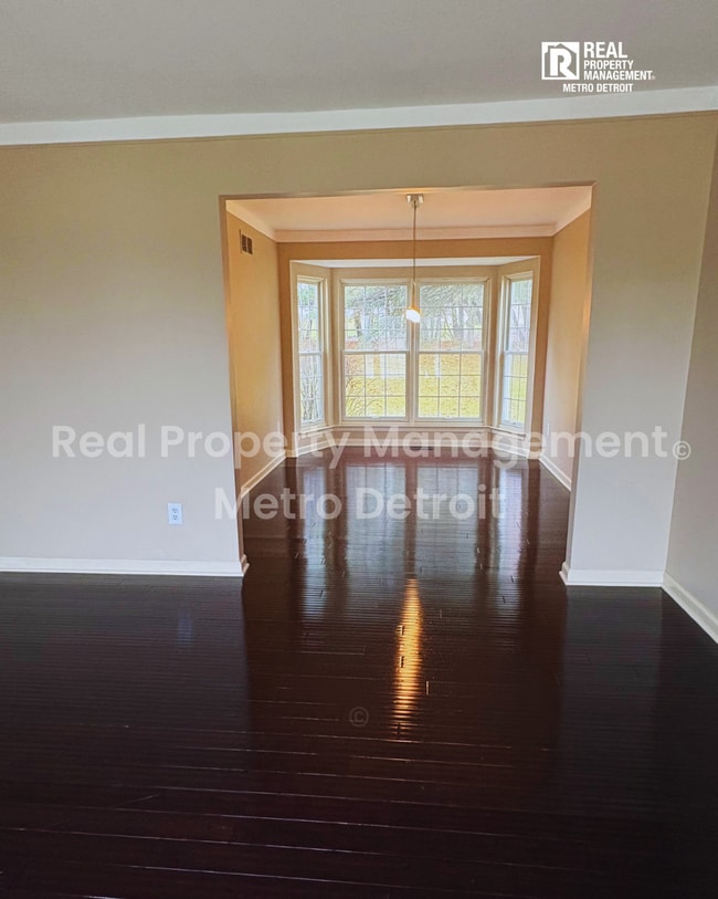 Building Photo - OPEN HOUSE THURSDAY APRIL 30th BETWEEN 4-5:30