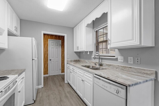 Building Photo - 3001 Eastgate Ct