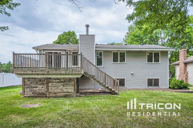 Building Photo - 4840 Evergreen Ln N