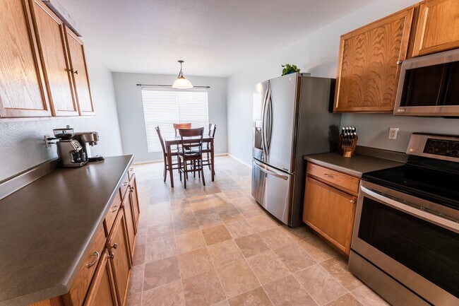 Building Photo - 3BD/2BA in Cross Creek Community