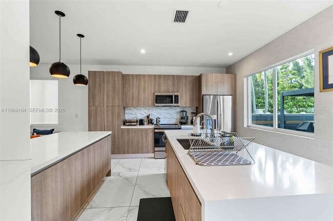 Building Photo - 10373 NW 68th Terrace