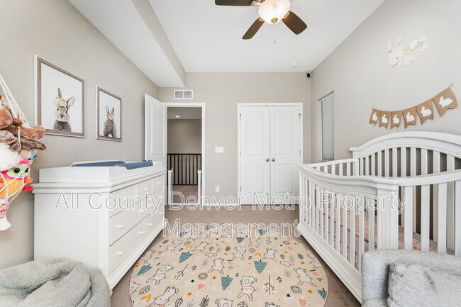 Building Photo - 4827 Mt Shavano St