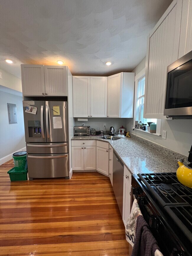 Building Photo - 307 Highland Ave