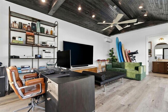 Building Photo - 404 Prairie Clover Dr