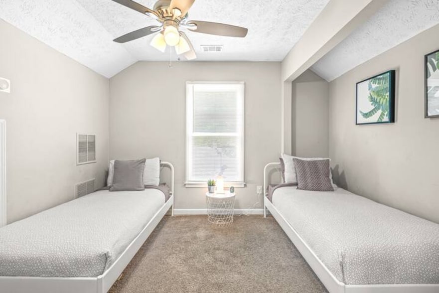 Building Photo - 1296 Sells Ave SW